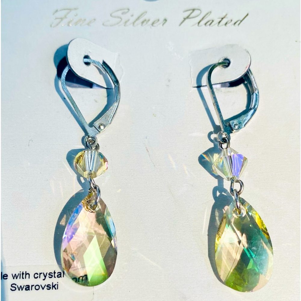 Fine Silver Plated Swarovski Crystal Clear Shimmer Pear/ Teardrop Earrings.